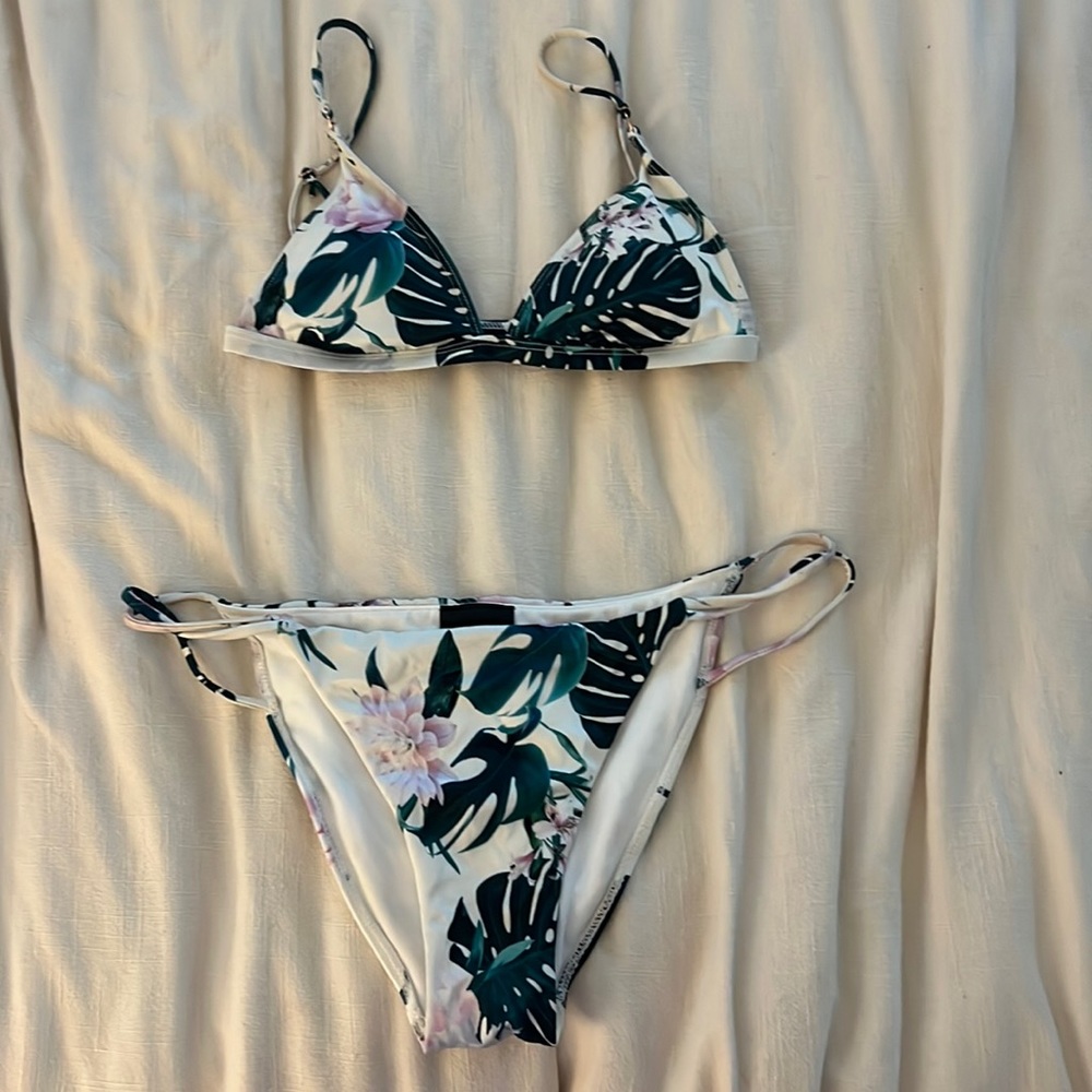 XS Top M Bottom Bikini